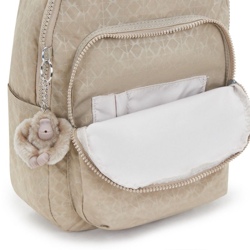 mochila-mediana-kipling-seoul-s-sign-beige-emb-ki378996a
