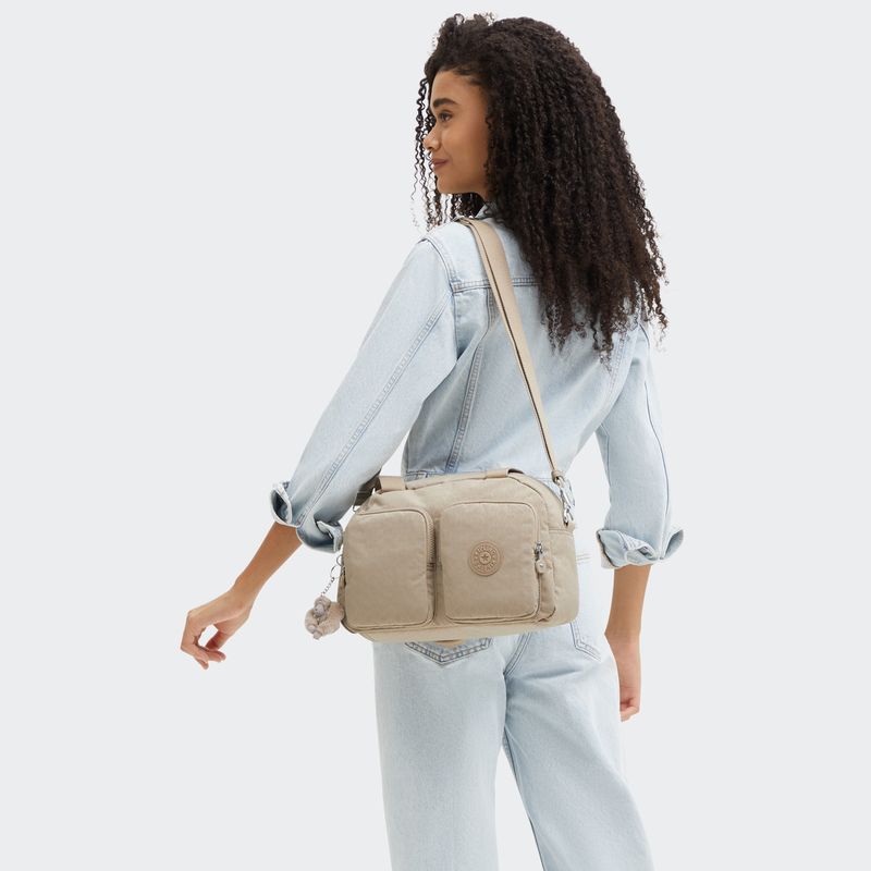 bolsa-de-hombro-kipling-cool-defea-sign-beige-emb-ki601796a