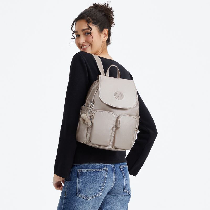 mochila-kipling-city-pocket-s-metallic-glow-ki896548i_6.jpg